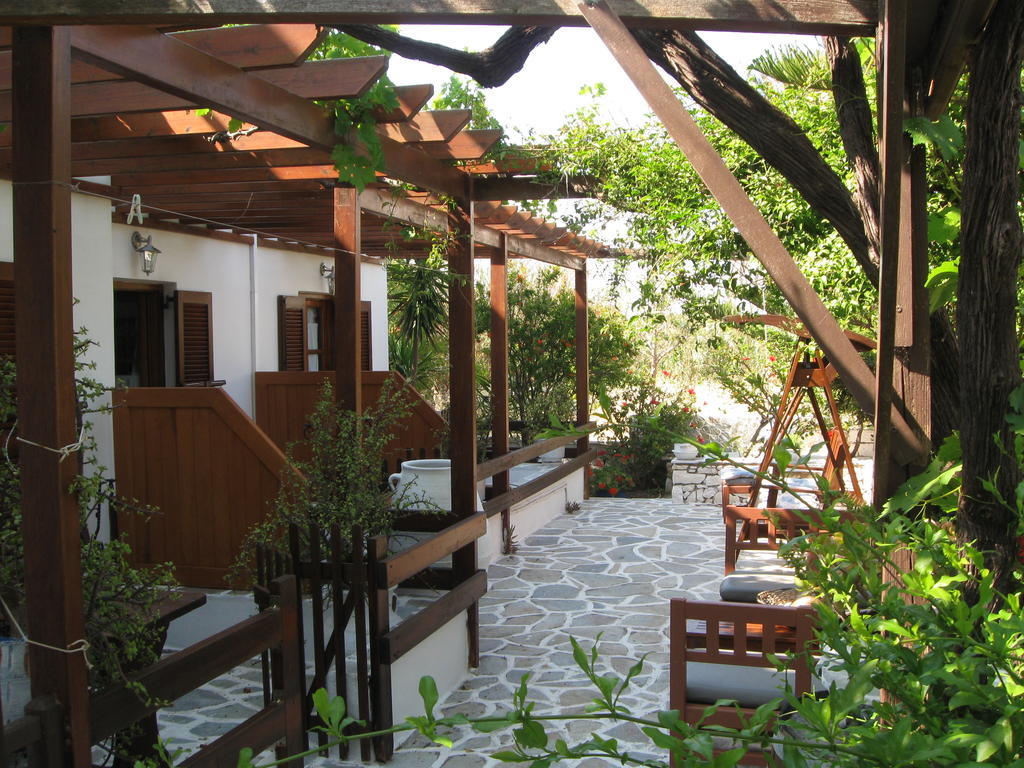 Batistas Apartments Naoussa Esterno foto