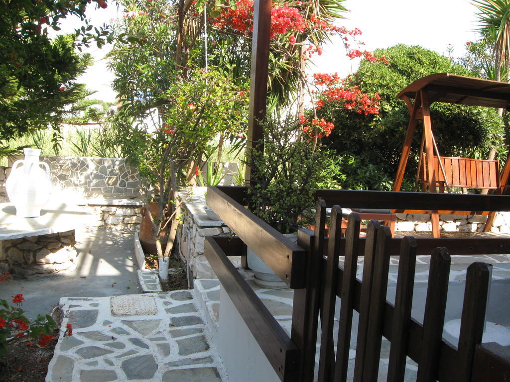 Batistas Apartments Naoussa Esterno foto