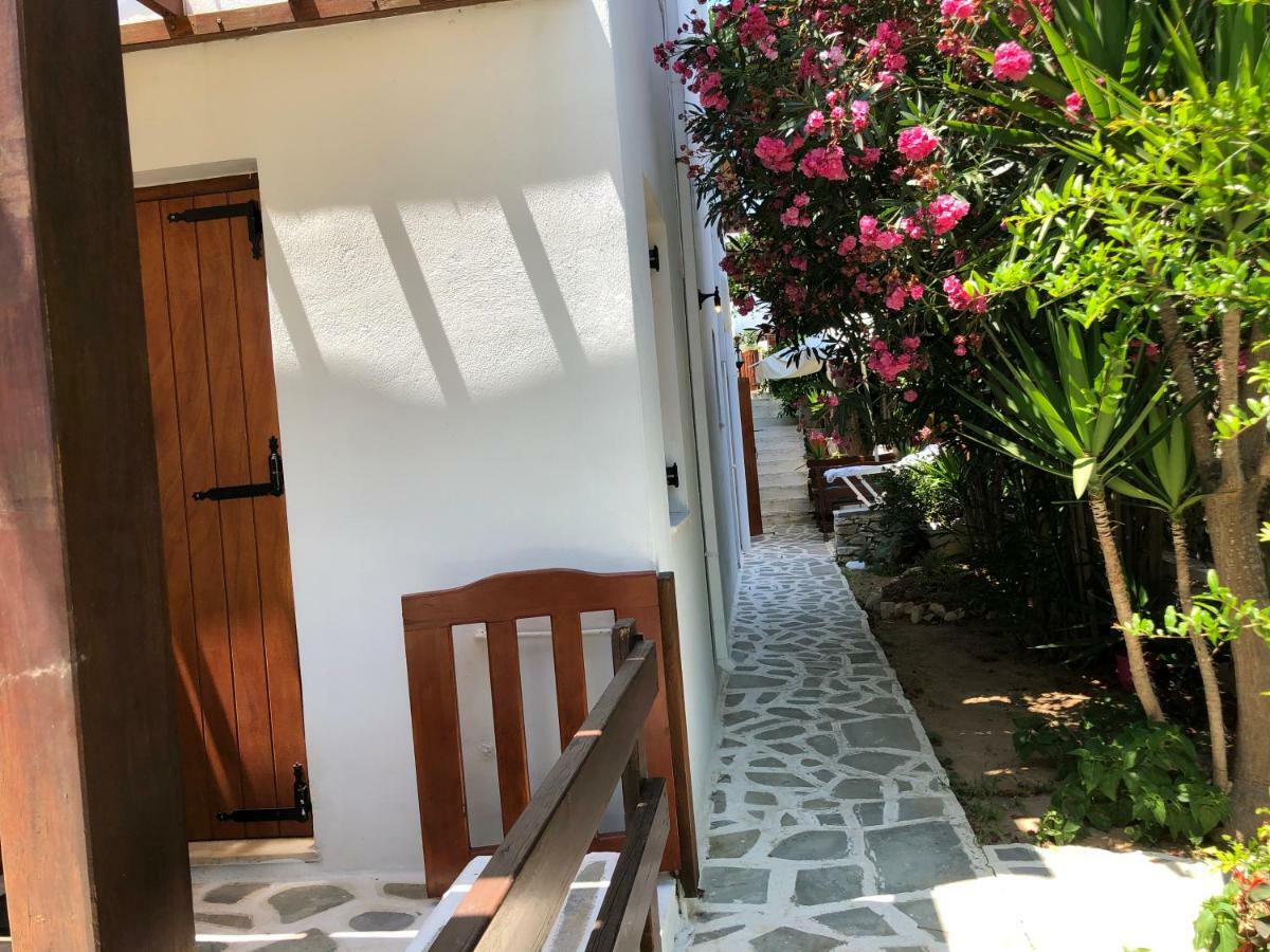 Batistas Apartments Naoussa Esterno foto